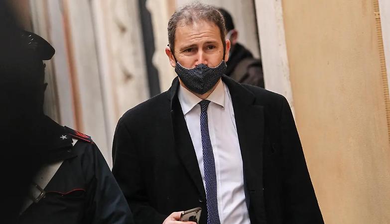 La versione di Casaleggio: &laquo;Spero non attacchino Rousseau per la storia dei 3 mandati&raquo;