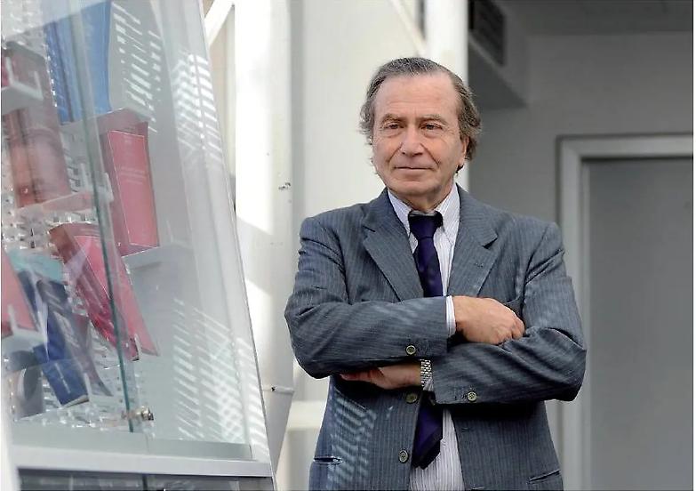 Lorenzo D&rsquo;Avack: &laquo;Vaccini bene comune, ma togliere i brevetti potrebbe rallentare la ricerca scientifica &raquo;