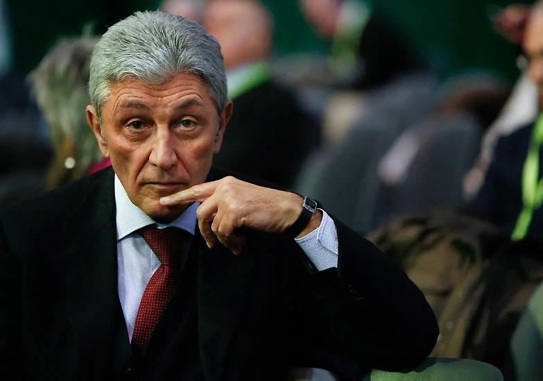 Pm contro imputato. Quella strana sfida elettorale napoletana