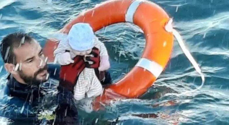 Il caos dilaga a Ceuta: i migranti ostaggio della crisi Madrid-Rabat