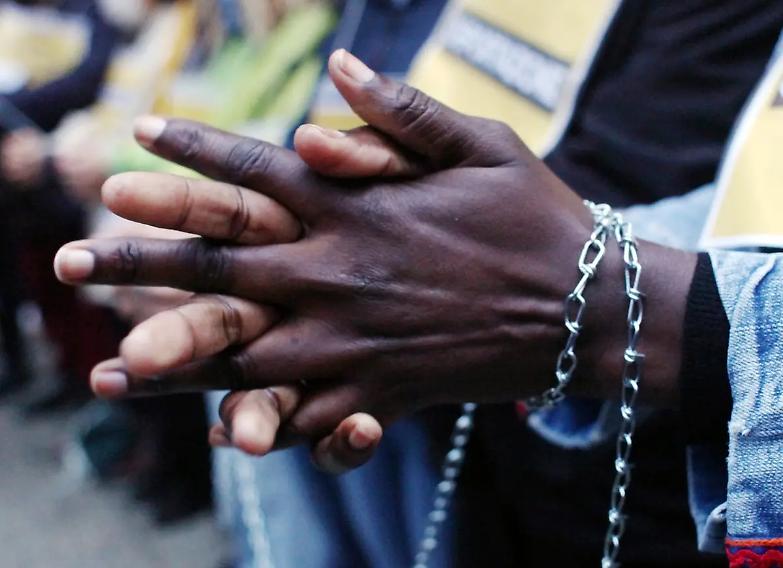 Si toglie la vita nel Cpr: &laquo;Cosa abbiamo fatto per salvare Balde?&raquo;