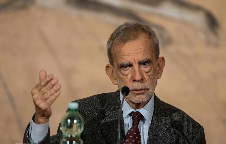 &laquo;I Codici? Sono chiari. Ma finiamola con le leggi scritte in fretta e furia&raquo;