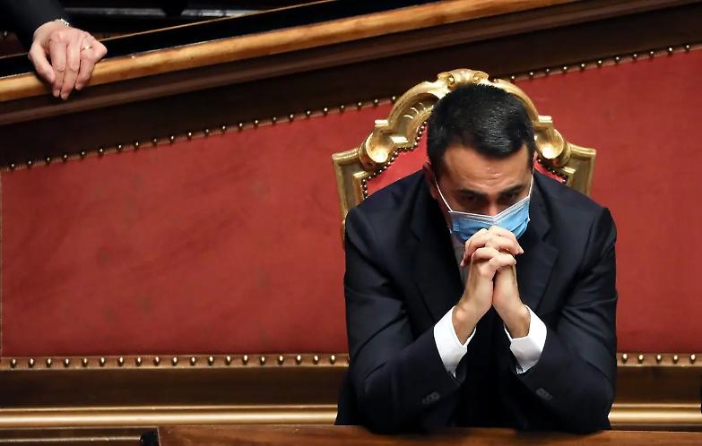 Sorpresa Di Maio: &laquo;Contro Uggetti battaglia grottesca, chiedo scusa&raquo;