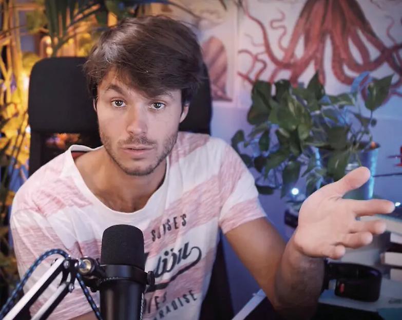 Le stelle del web francese pagate per screditare il vaccino Pfizer