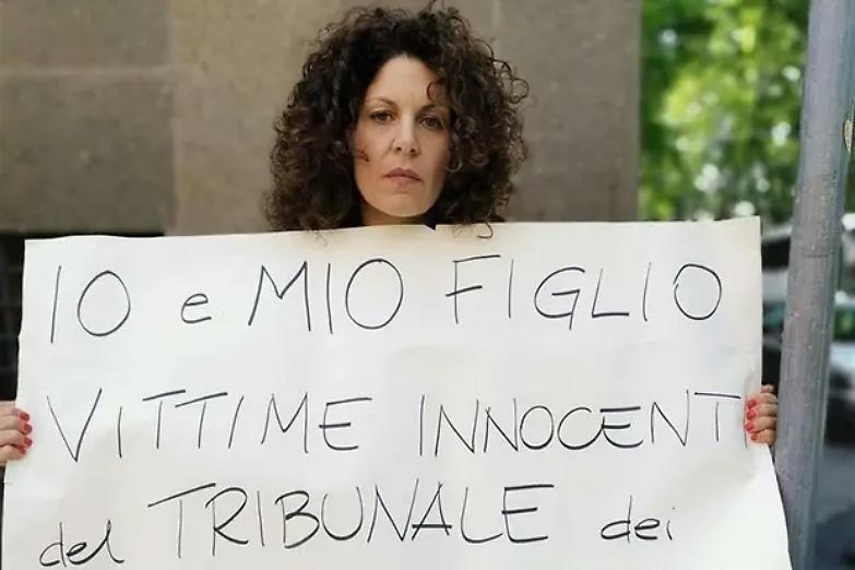 Alienazione parentale, la denuncia dei centri antiviolenza: &laquo;Diritti negati a donne e minori&raquo;