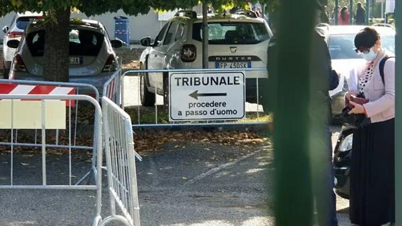 &laquo;Niente pantaloncini in Tribunale!&raquo;. Ad Avellino arriva il decreto sul dress code