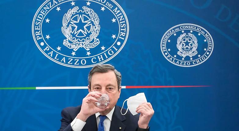 Addio mascherine all'aperto: il governo chiede l'ok al Cts