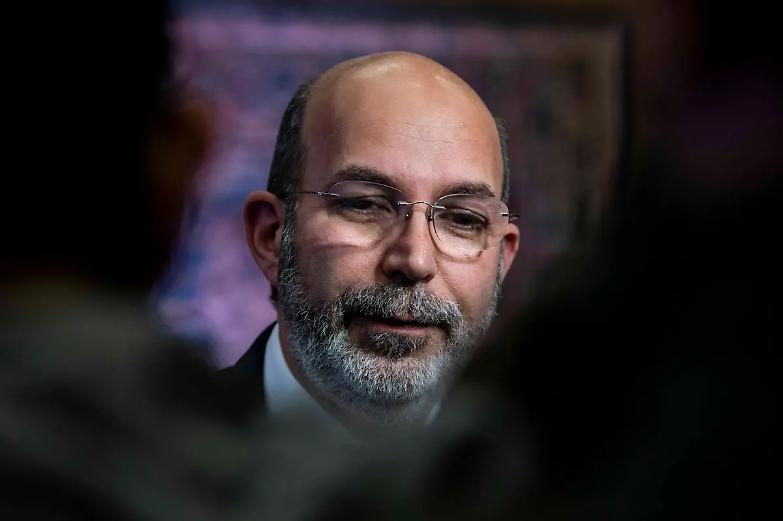 Resa dei conti nel M5S, Crimi e Lombardi: &laquo;Se Grillo non arretra lasciamo&raquo;