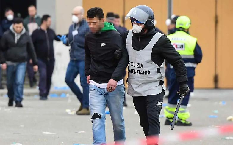 Violenze in carcere a Santa Maria Capua Vetere, il Pd chiede a Cartabia di riferire in Aula