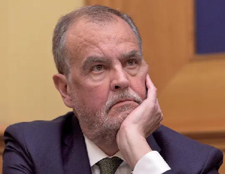 &laquo;Con Draghi fino al 2023, ma se finisse prima il lavoro potrebbe andare al Colle&raquo;