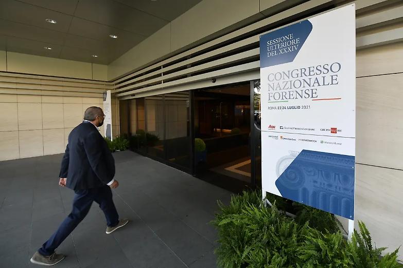 Sostenere le fasce deboli dell&rsquo;avvocatura: la priorit&agrave; che riconcilia il congresso