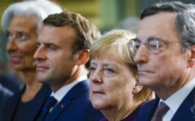 E ora anche Merkel pensa al green pass: &laquo;Rischio di contagio troppo alto&raquo;