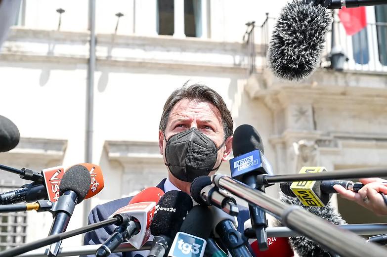 Conte avverte: &laquo;Se la riforma non cambia per noi &egrave; difficile votare la fiducia&raquo;