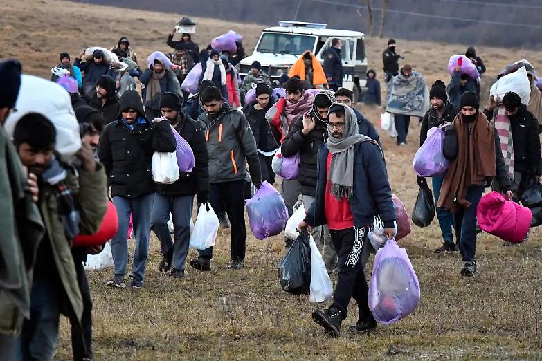 Migranti, la Germania nega respingimento in Italia: &laquo;Rischiano trattamenti inumani&raquo;