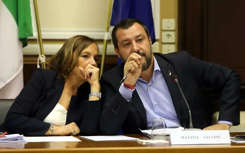 Rave party illegale a Viterbo: Lamorgese assediata da destra e sinistra