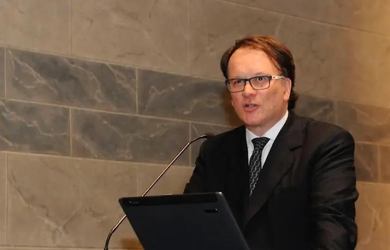 Pietrini: &laquo;Pazzi o criminali? La neuroscienza sfida il diritto penale&raquo;