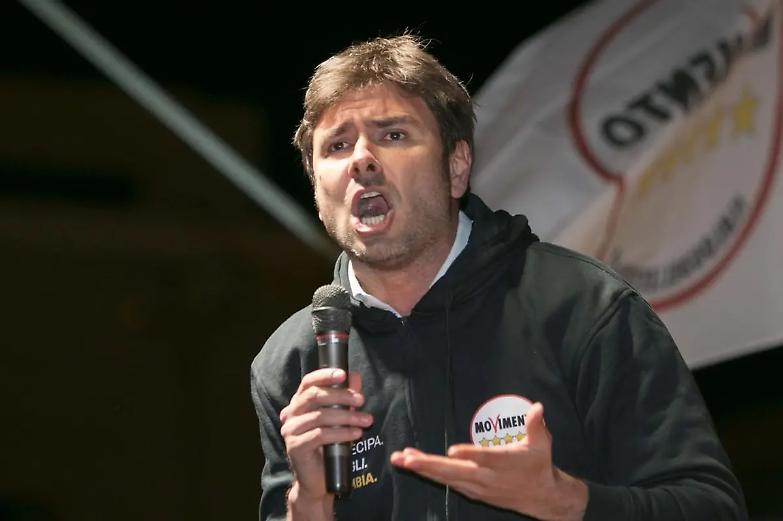 &laquo;Con i talebani bisogna parlare&raquo;. Anche Dibba si schiera con Conte