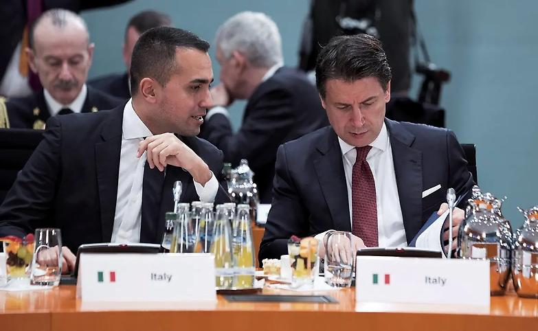 Sull&rsquo;Afghanistan e sul governo il Movimento 5 Stelle canta a tre voci