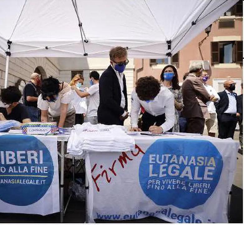 Eutanasia, un successo: siamo a 750mila firme. E la raccolta continua
