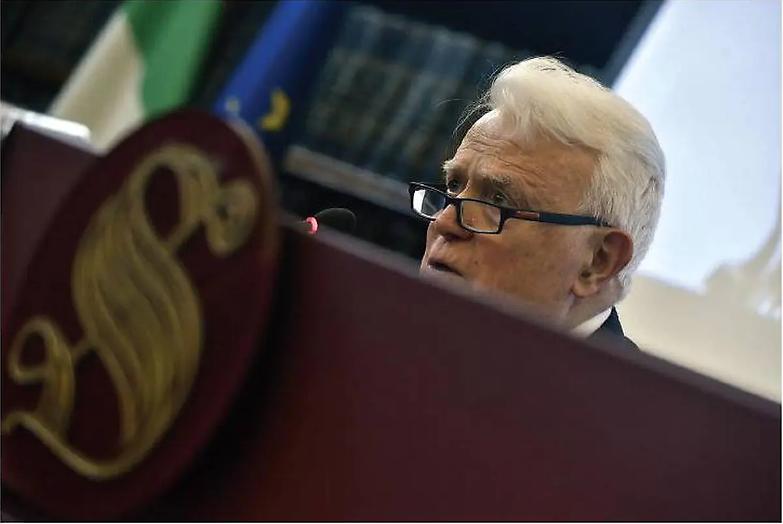 &laquo;Non toccate le manette facili!&raquo;. Toghe in allarme per il referendum