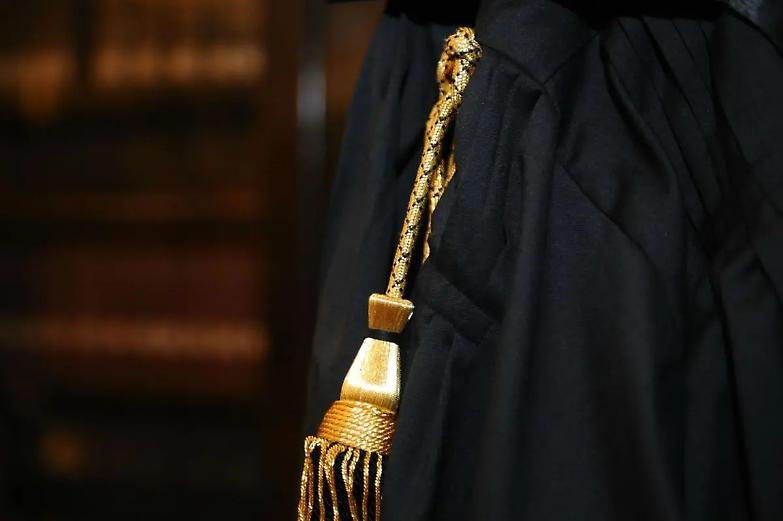 Il dovere e l'orgoglio di essere avvocato, senza limitarsi a indossare una toga