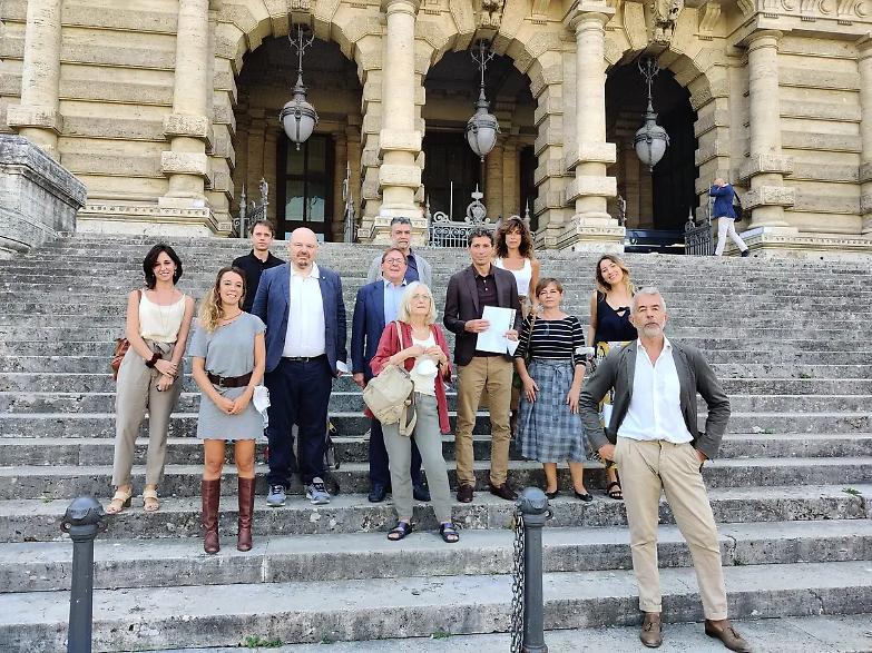 Cannabis, al via il referendum per depenalizzare la coltivazione