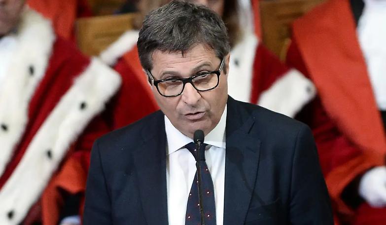 "Ora i tempi sono maturi per inserire l'avvocato in Costituzione"