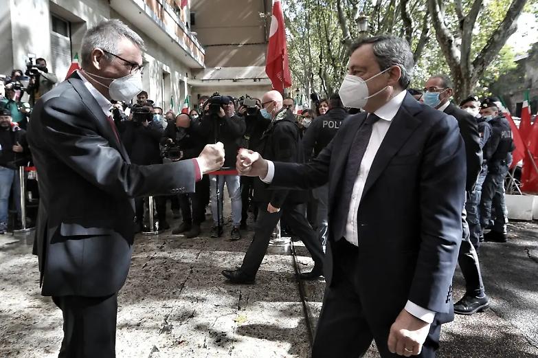 Draghi da Landini dopo l'assalto anti green pass. Mozione Pd per sciogliere Forza Nuova: &laquo;&Egrave; fascista&raquo;