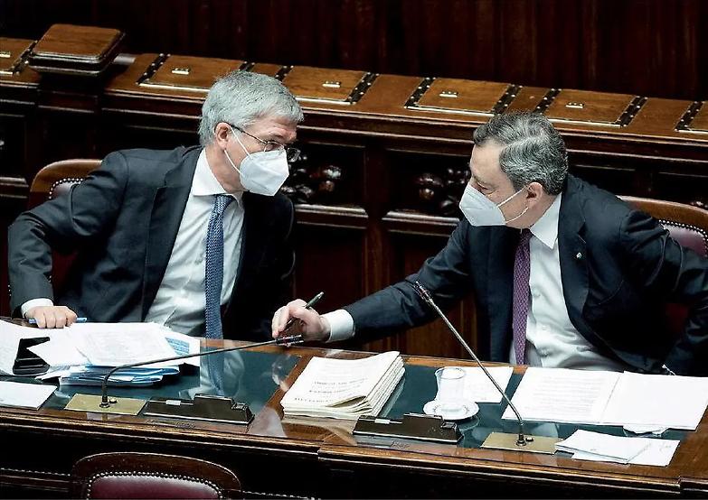 La prima manovra dell&rsquo;era Draghi: accordo su pensioni e reddito