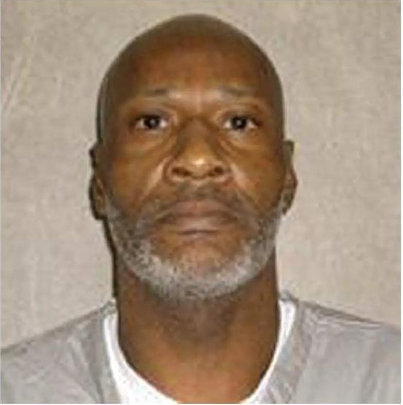 Muore soffocato dal vomito durante la sua esecuzione