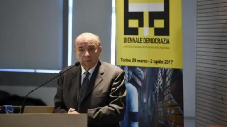 La freddissima vendetta di Zagrebelsky che parla di Mattarella perch&eacute; Napolitano intenda