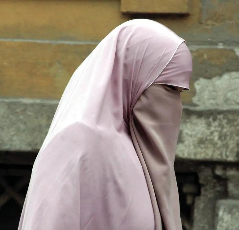 Imporre il velo &egrave; lecito? Il legale di Salsabila: &laquo;Sui diritti non si negozia&raquo;