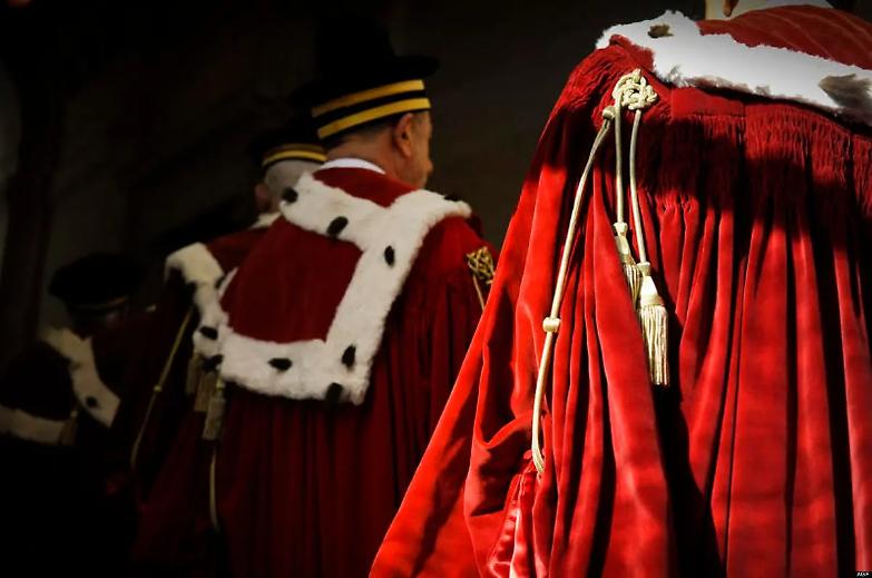 In quale relazione stanno indipendenza del Giudice e prevedibilit&agrave; delle sue pronunce?