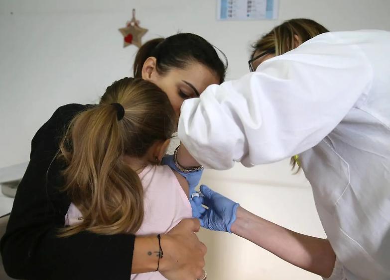 &laquo;Vaccini, la volont&agrave; del minore non &egrave; vincolante: si decide nel suo supremo interesse&raquo;