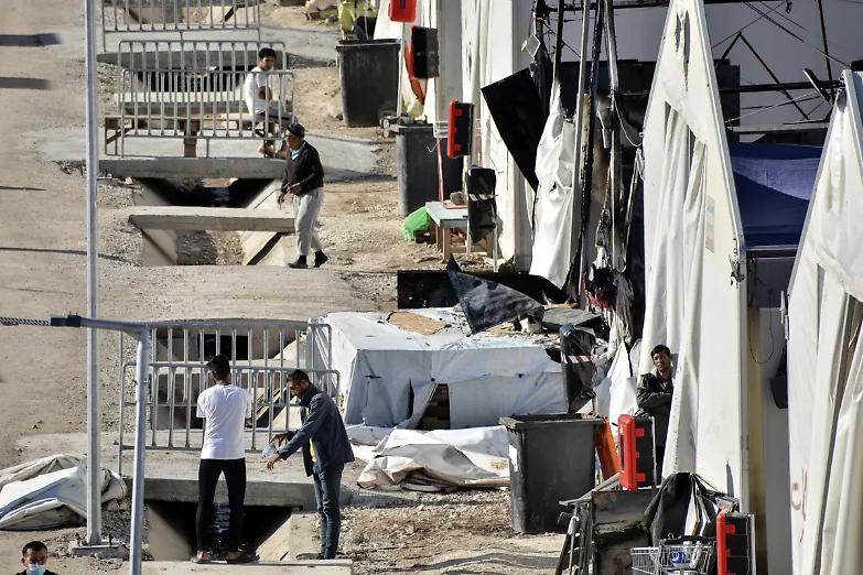 Il Papa ai migranti di Lesbo: &laquo;Superiamo gli egoismi personali e nazionali&raquo;