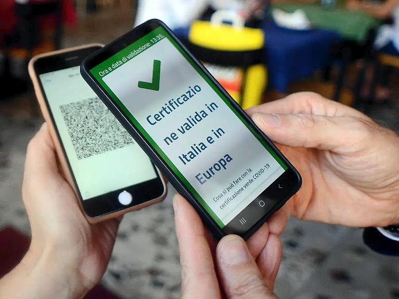 Green pass rafforzato, le regole da seguire: dai matrimoni ai ristoranti