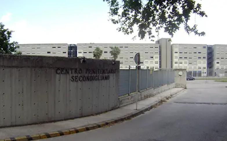 &laquo;Secondigliano, Mario rischia di suicidarsi. Fatelo uscire dal carcere&raquo;