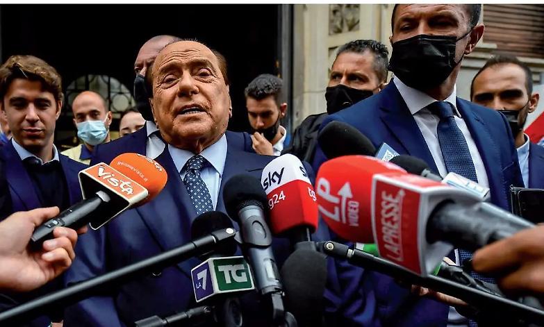 Berlusconi giura: &laquo;Son patriota&raquo;. Ma Giorgia Meloni lo scarica