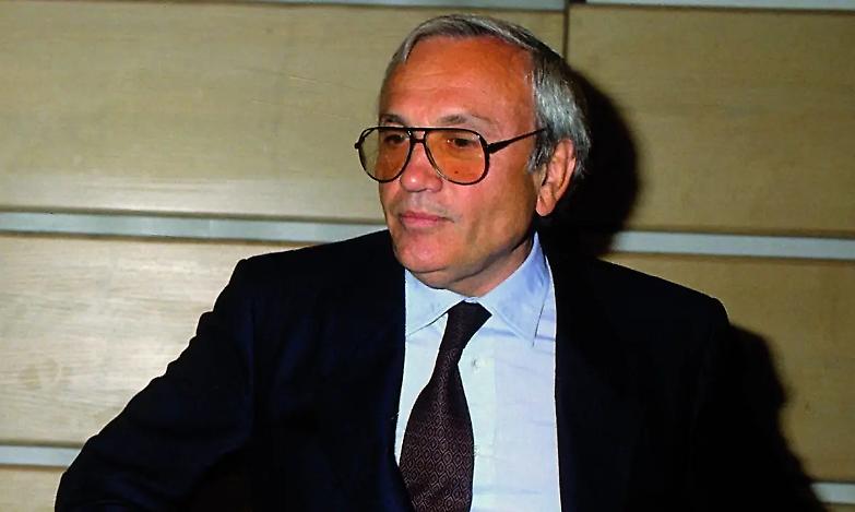 Quando Gabriele Cagliari and&ograve; alle docce e mise la testa in un sacchetto