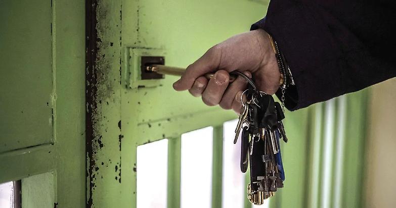 Brindisi, un altro suicidio tra Covid e sovraffollamento