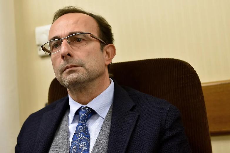 La ricetta del procuratore De Luca: &laquo;Mai innamorarsi di tesi preconcette&raquo;