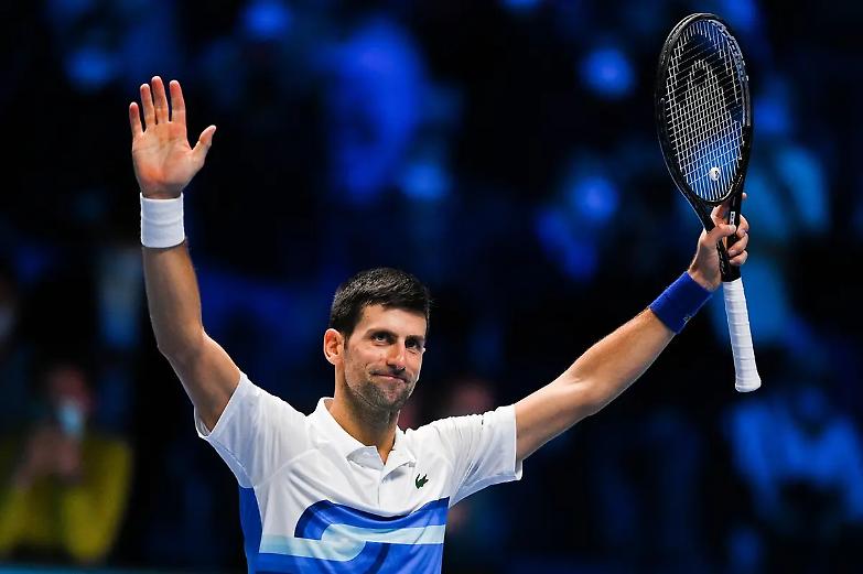Djokovic, l'Australia annulla il visto. Ma il giudice dispone il fermo