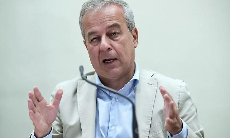 Locatelli: &laquo;La curva epidemica rallenta ma attenti ad Omicron&raquo;