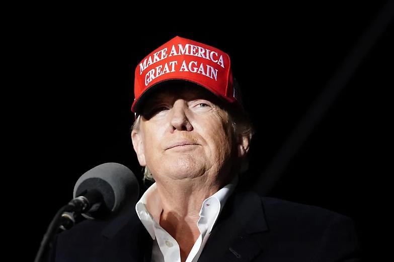 Il ritorno di Trump: &laquo;I dem discriminano gli americani bianchi&raquo;