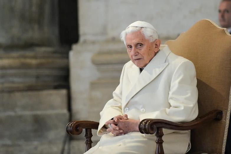 Abusi sui minori, quasi 500 vittime nella diocesi di Monaco. Sotto accusa anche Ratzinger