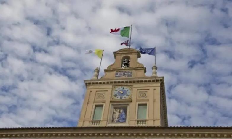 C'&egrave; l'accordo per il bis di Mattarella, che gi&agrave; al settimo scrutinio ottiene 387 voti