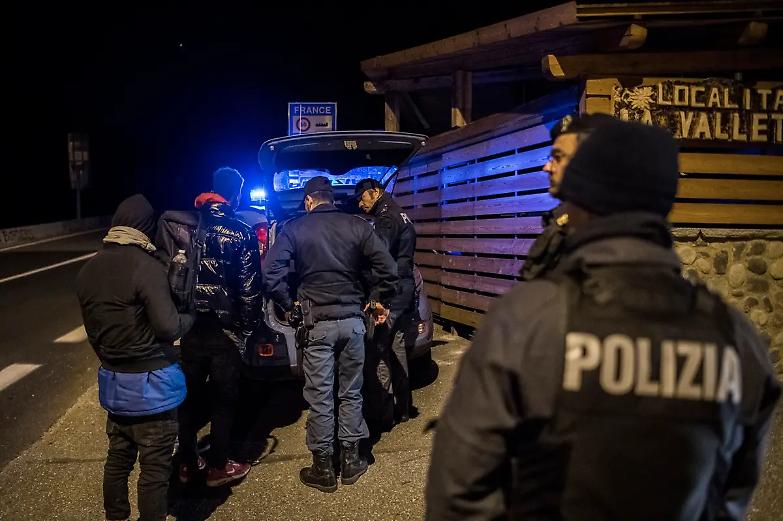 Confine italo-francese: un muro invisibile di violazioni e morte per i migranti