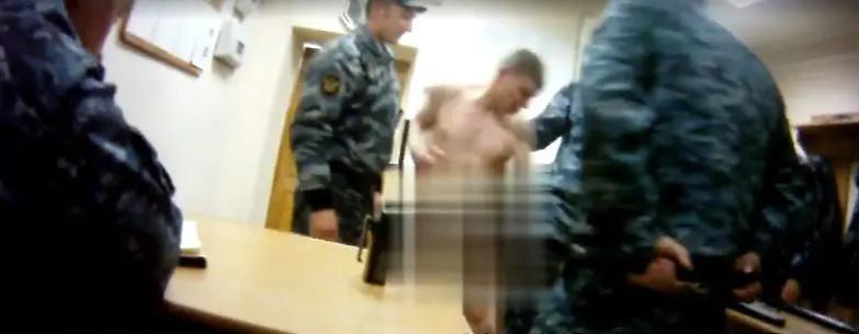 Torture e stupri nelle carceri russe. I video choc