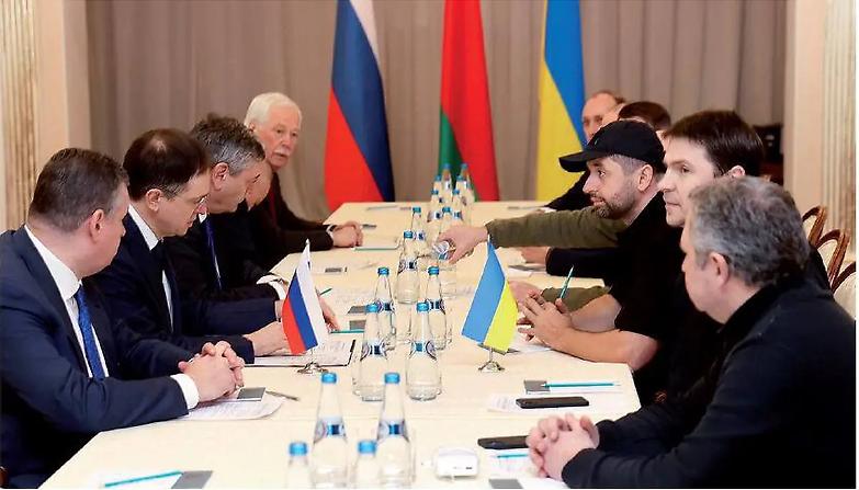 La Russia detta le condizioni: &laquo;Ucraina neutrale e Crimea&raquo;