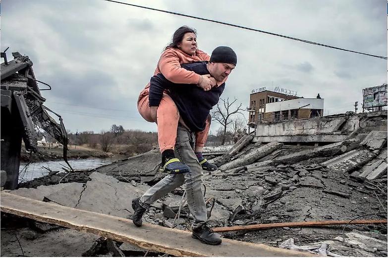 Parola alle diplomazie, basta armi. Il &ldquo; virus&rdquo; pacifista inizia a circolare